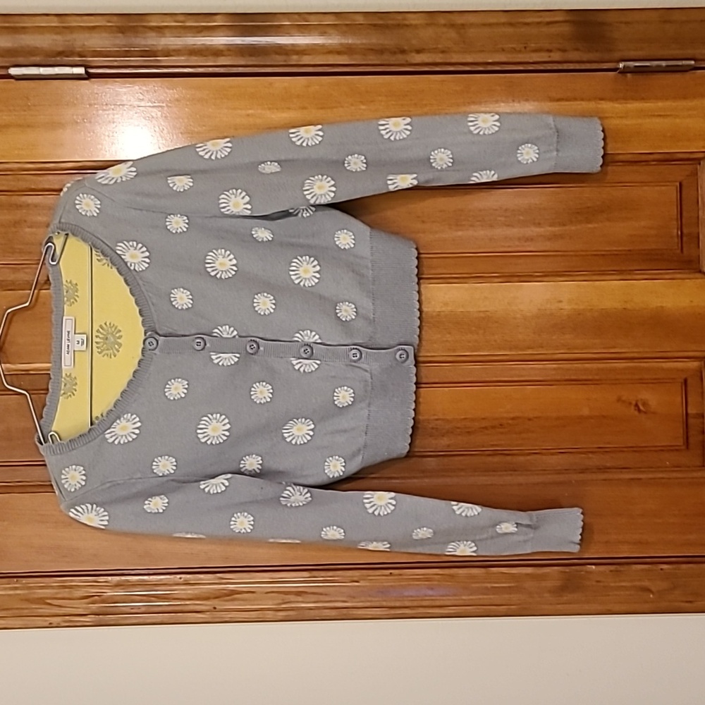 Adam Levine cute daisy print Grey soft cropped buttoned cardigan